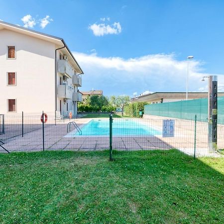 Wolf House - Sirmione Holiday Экстерьер фото