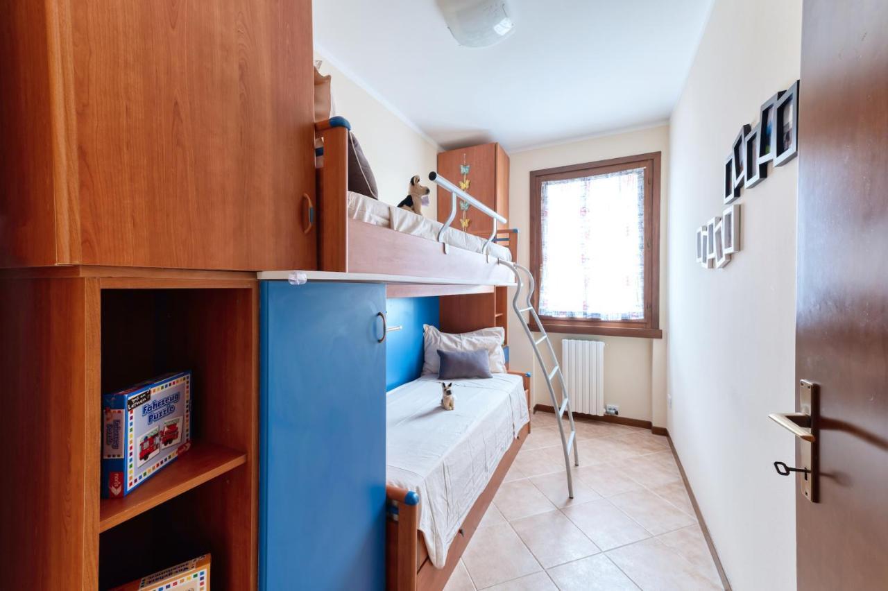 Wolf House - Sirmione Holiday Экстерьер фото