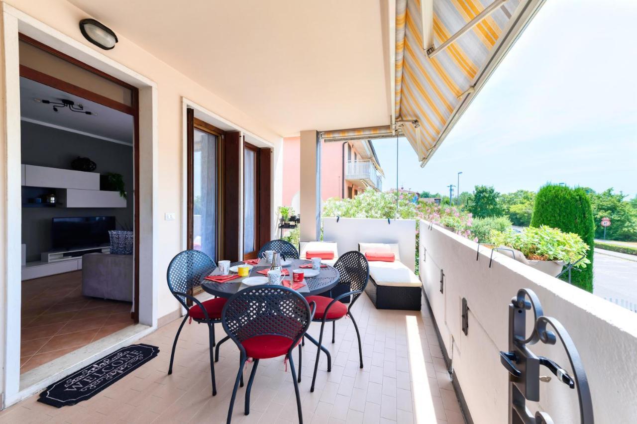 Wolf House - Sirmione Holiday Экстерьер фото