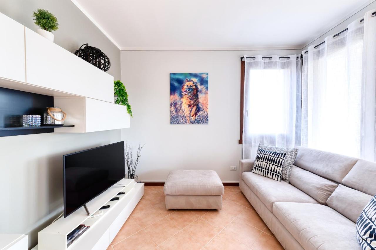 Wolf House - Sirmione Holiday Экстерьер фото