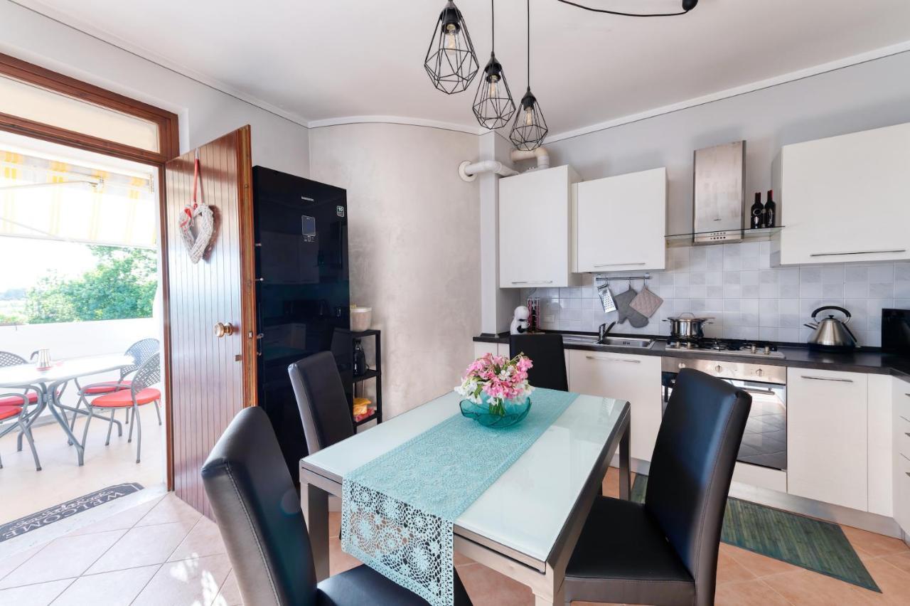 Wolf House - Sirmione Holiday Экстерьер фото
