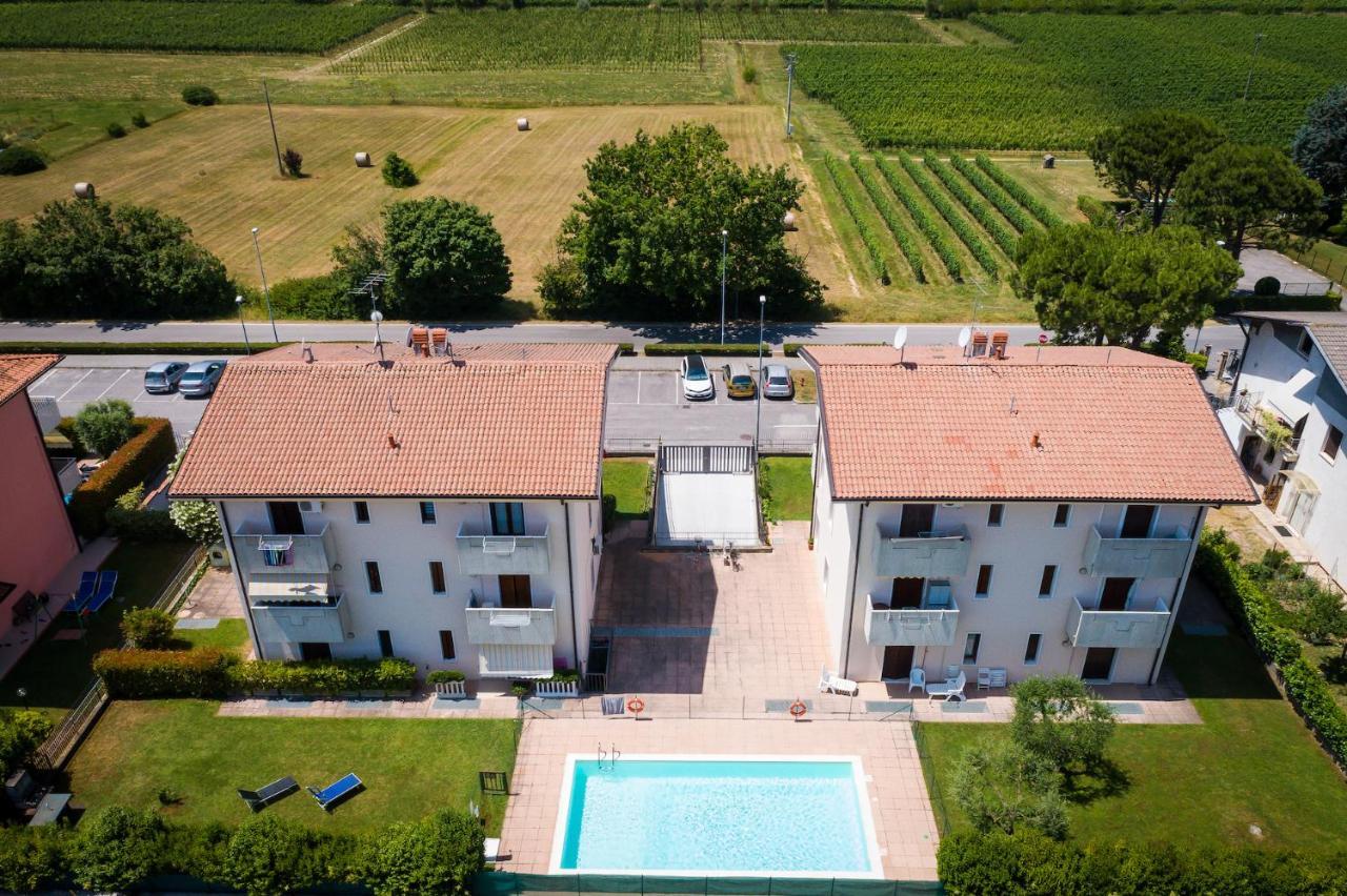 Wolf House - Sirmione Holiday Экстерьер фото