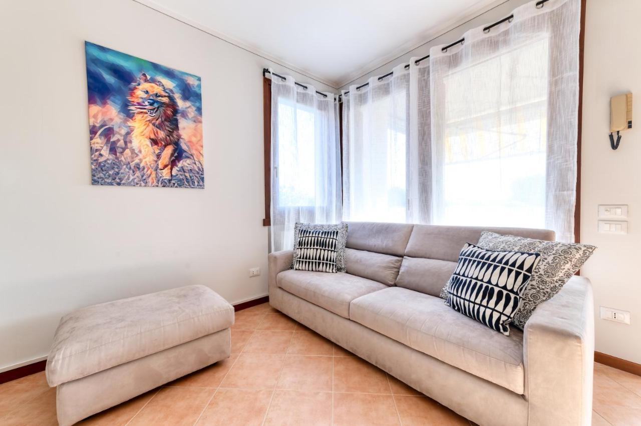 Wolf House - Sirmione Holiday Экстерьер фото