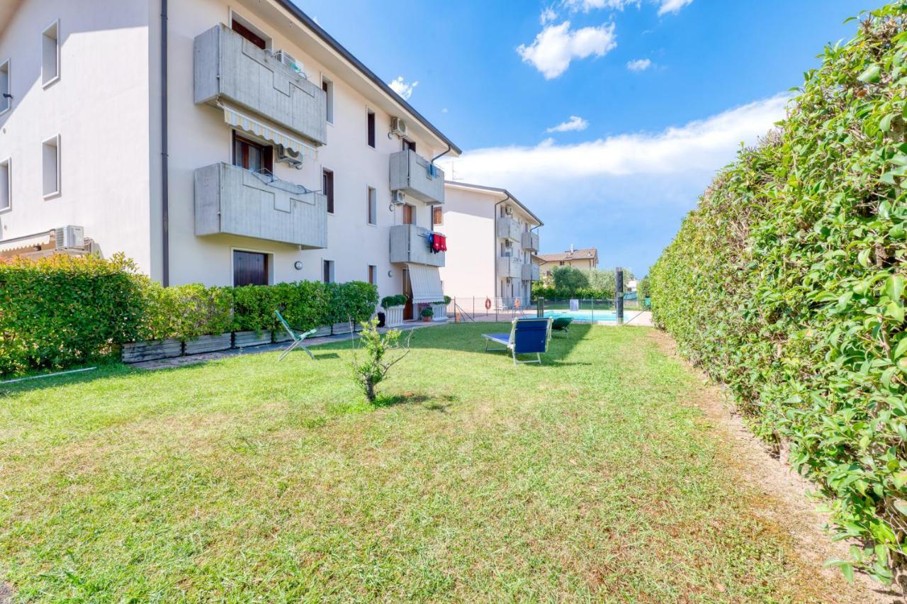 Wolf House - Sirmione Holiday Экстерьер фото